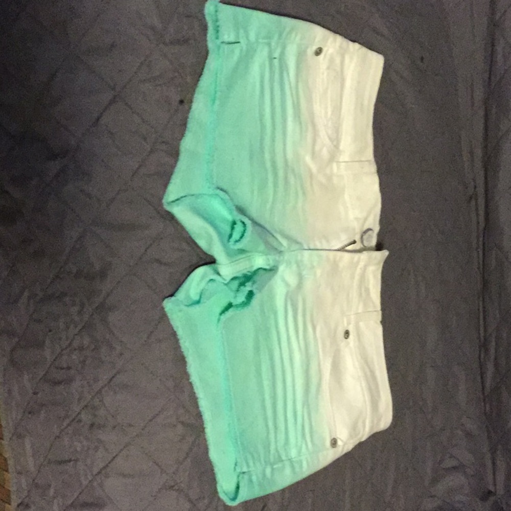 Two tone shorts sz 3/4 nwot